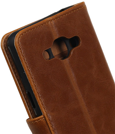 Bruin Pull-Up PU booktype wallet hoesje voor Samsung Galaxy J3 Pro