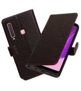 Hoesje voor Samsung Galaxy A9 2018 Pull-Up Booktype Mocca Hoesje voor Samsung Galaxy A9 2018 Pull-Up Booktype Mocca